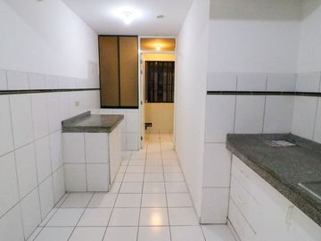 VENDO DPTO CON COCHERA EN VALLE HERMOSO ,SURCO