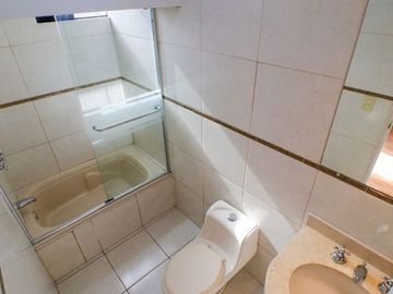 VENDO DPTO CON COCHERA EN VALLE HERMOSO ,SURCO