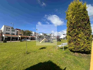 Oportunidad única: Casa con jardín en Bonanza, Metepec