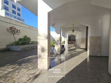 VENTA | Depto 4 Dormitorios + Cochera con Vista al Río | Cochabamba 45