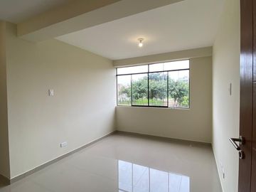 VENDO DEPARTAMENTO DUPLEX  1er PISO  AT  70 M2 EN LA URBANIZACION SANTA PATRICIA EN  EL DISTRITO DE LA MOLINA