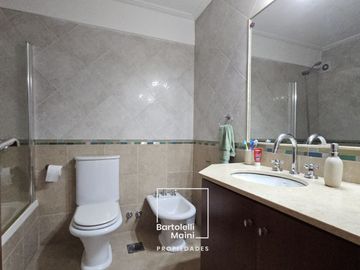 DEPARTAMENTO EN VENTA | 4 Dormitorios + 3 Cocheras + Amenities  |  Chacabuco 1444