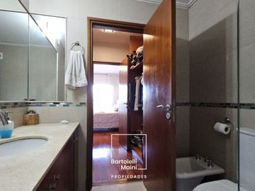 DEPARTAMENTO EN VENTA | 4 Dormitorios + 3 Cocheras + Amenities  |  Chacabuco 1444