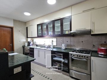 DEPARTAMENTO EN VENTA | 4 Dormitorios + 3 Cocheras + Amenities  |  Chacabuco 1444
