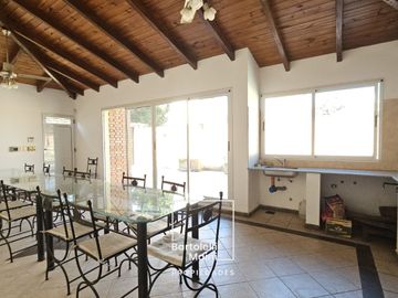 DEPARTAMENTO EN VENTA | 4 Dormitorios + 3 Cocheras + Amenities  |  Chacabuco 1444