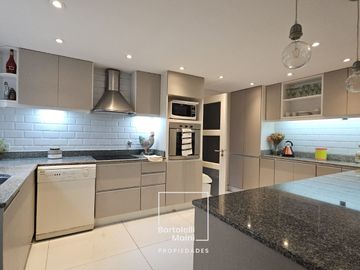 VENTA | Casa 4 Dormitorios | B° Cerrado Green Village – Juan José Paso 8745, Fisherton