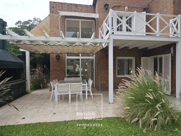 VENTA | Casa 4 Dormitorios | B° Cerrado Green Village – Juan José Paso 8745, Fisherton