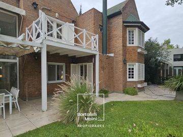 VENTA | Casa 4 Dormitorios | B° Cerrado Green Village – Juan José Paso 8745, Fisherton