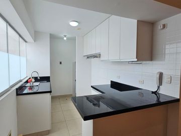 Barranco Limite Miraflores - Surco: Venta de Departamento At 45 m² + Deposito