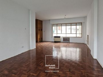 VENTA | 3 DORMITORIOS + DEPENDENCIAS DE SERVICIO | Sarmiento 958,