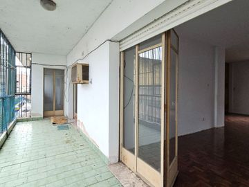 VENTA | 3 DORMITORIOS + DEPENDENCIAS DE SERVICIO | Sarmiento 958,