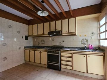 VENTA | 3 DORMITORIOS + DEPENDENCIAS DE SERVICIO | Sarmiento 958,