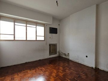 VENTA | 3 DORMITORIOS + DEPENDENCIAS DE SERVICIO | Sarmiento 958,