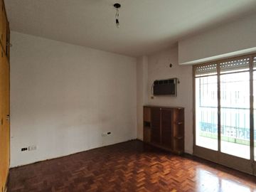 VENTA | 3 DORMITORIOS + DEPENDENCIAS DE SERVICIO | Sarmiento 958,