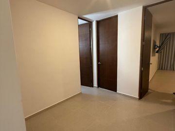 Casa en Venta con Recámara en Planta Baja Amueblada en Privada Botánico, Conkal