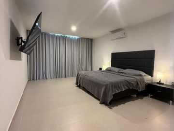 Casa en Venta con Recámara en Planta Baja Amueblada en Privada Botánico, Conkal