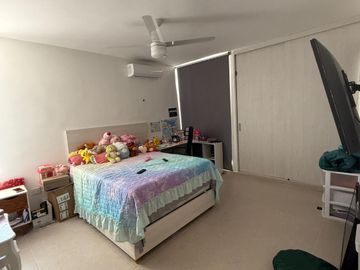 Casa en Venta con Recámara en Planta Baja Amueblada en Privada Botánico, Conkal