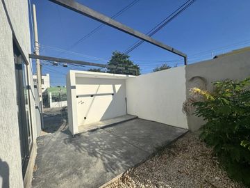 Casa Remodelada en Venta en esquina en Fco de Montejo Frente a Colegio