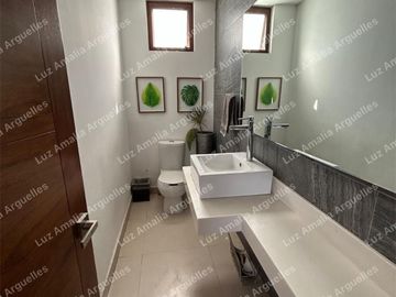 CASA EN RENTA EN VILLANTIGUA AMUEBLADA
