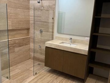 Casa en Venta con Habitación en Planta Baja en Privada en Temozón Norte
