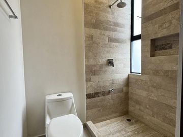 Casa en venta con alberca en privada Amelia 18