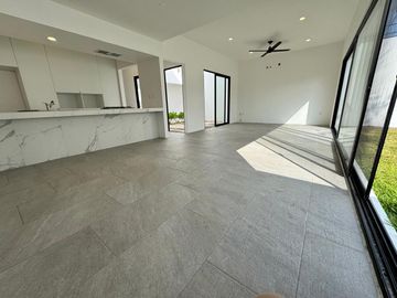 Casa en venta de 3 Recámaras en privada Oasis, Cholul