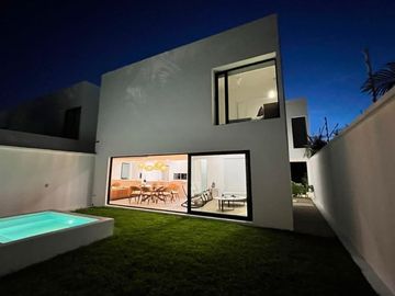 Casa en venta de 3 Recámaras en privada Oasis, Cholul