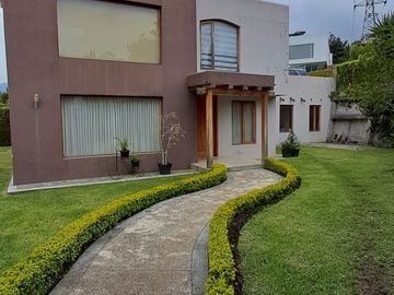 Venta de Hermosa Casa en Urbanización Nayon