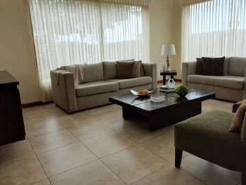 Venta de Hermosa Casa en Urbanización Nayon