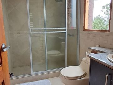Venta de Hermosa Casa en Urbanización Nayon