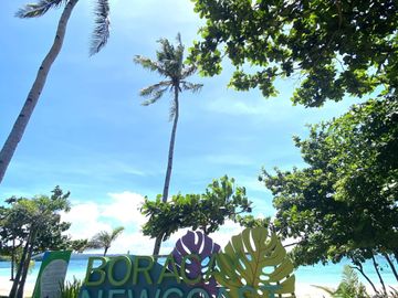 STUDIO DELUXE TWIN UNIT FOR SALE AT SAVOY HOTEL BORACAY