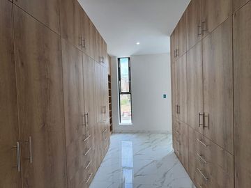 HERMOSA CASA DE ESTRENO CON PISCINA EN VENTA - URB. BOULEVARD PARK PLAZA - PIURA