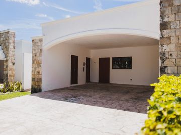 Casa en venta de un piso en residencial las Fincas, Temozon, Mérida