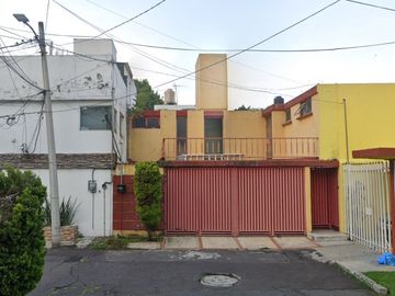 Venta de Casa en Calle F, Col. Educación, Coyoacán. Cdmx.