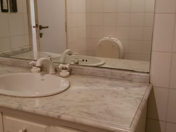 NUEVO VALOR !!! CASA EN P.H, PLANTA BAJA CON PARQUE Y COCHERA. 120 M2 CUBIERTOS