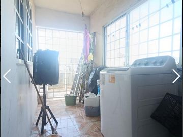 VENDO CASA EN LOS VOLCANES, CON RECAMARA EN PLANTA BAJA