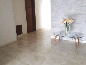 EN VENTA FUNCIONAL DPTO FLAT  PRIMER PISO EN LINCE LIMITE CON SAN ISIDRO