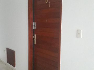 EN VENTA FUNCIONAL DPTO FLAT  PRIMER PISO EN LINCE LIMITE CON SAN ISIDRO