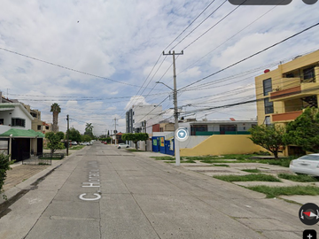 Departamento ubicado en colonia Paseos del Sol, Zapopan Jalisco. Con 2 recamaras y 67m2. Con salida a Anillo Periférico.