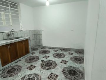 VENTA DE CASITA EN LA PERLA CALLAO a un paso de SAN MIGUEL…