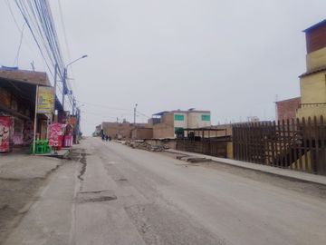 VENTA DE CASA EN ESQUINA DE 167M2 A CUADRA Y MEDIA DE LA PANAMERICANA NORTE
