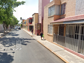 OPORTUNIDAD, CASA EN REMATE BANCARIO, SIRACUSA 43
