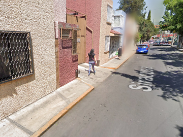 OPORTUNIDAD, CASA EN REMATE BANCARIO, SIRACUSA 43