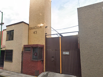 OPORTUNIDAD, CASA EN REMATE BANCARIO, SIRACUSA 43