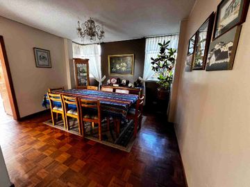 VENTA CASA EN CUMBAYA