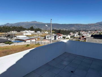 Casas de venta en Sangolquí de 3 dormitorios, Quito - Ecuador