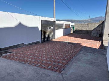 Casas de venta en Sangolquí de 3 dormitorios, Quito - Ecuador