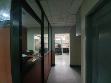Venta de edificio en Urdesa Central Guayaquil, Ecuador.