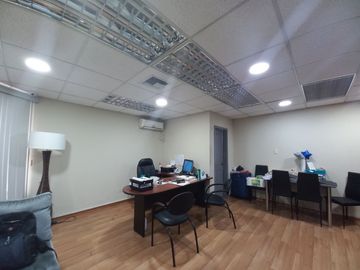 Venta de edificio en Urdesa Central Guayaquil, Ecuador.