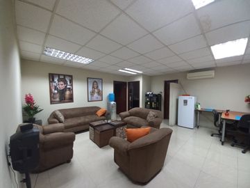 Venta de edificio en Urdesa Central Guayaquil, Ecuador.